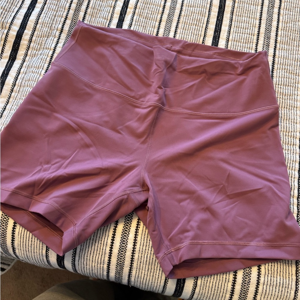 Lululemon wunder train short